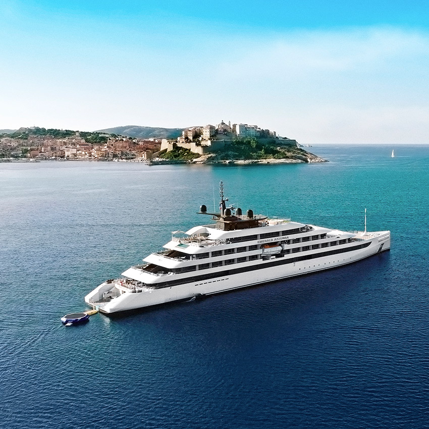 Emerald Azzurra luxury yacht in Corsica