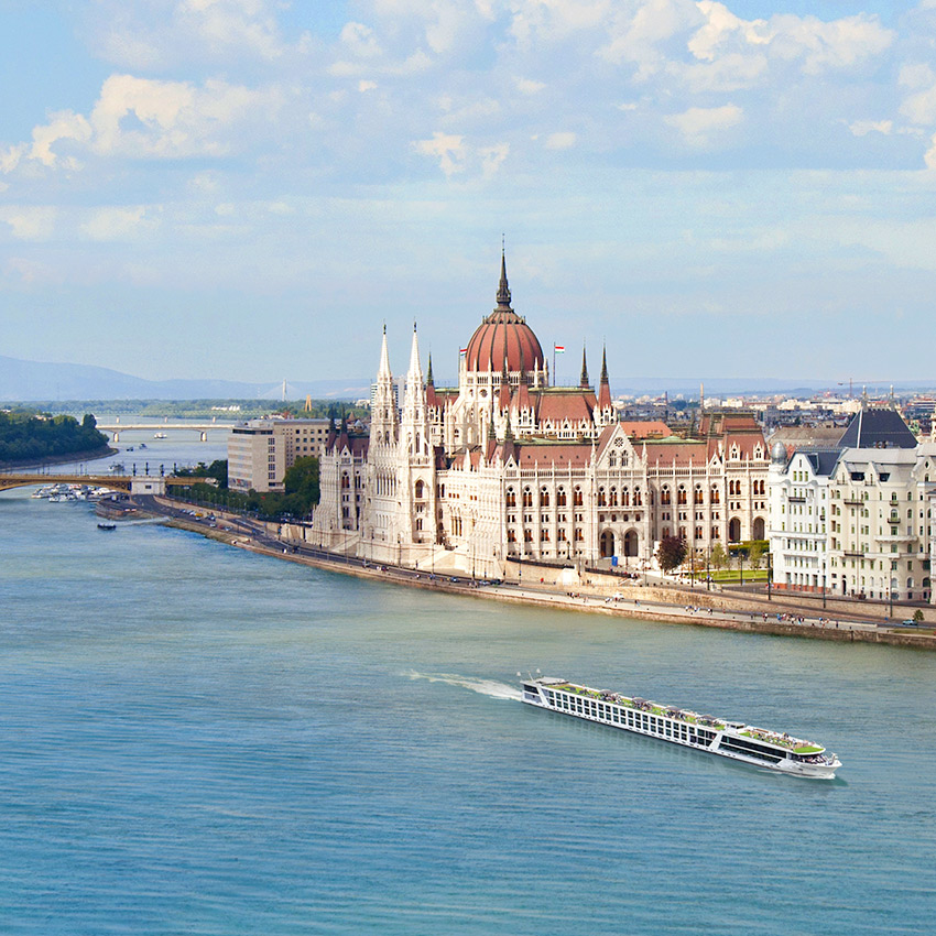 Emerald Dawn river cruise in Budapest
